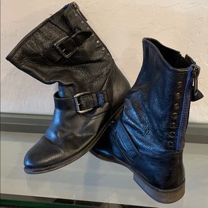 Steve Madden black leather booties